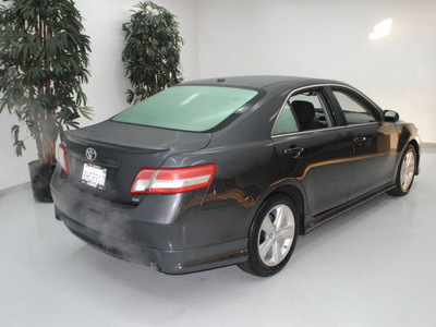 toyota camry 2010 dk  gray sedan se gasoline 4 cylinders front wheel drive automatic 91731