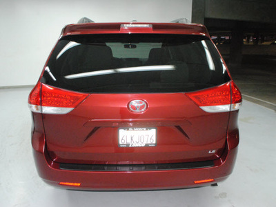 toyota sienna 2011 dk  red van le 8 passenger gasoline 6 cylinders front wheel drive automatic 91731