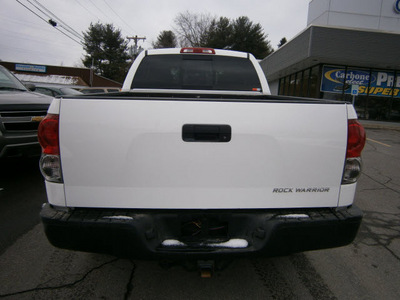 toyota tundra 2009 white gasoline 8 cylinders 4 wheel drive automatic 13502