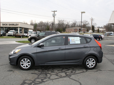 hyundai accent 2012 dk  gray hatchback gs gasoline 4 cylinders front wheel drive automatic 27215