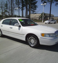 lincoln town car 2001 white sedan signature gasoline 8 cylinders rear wheel drive automatic 75503
