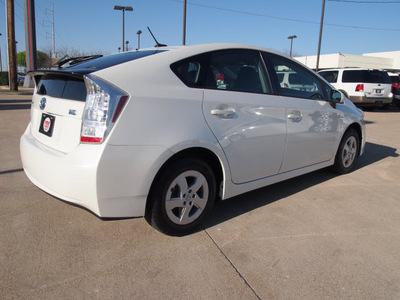 toyota prius 2010 white i hybrid 4 cylinders front wheel drive automatic 75228