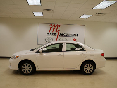 toyota corolla 2012 white corolla gasoline 4 cylinders front wheel drive automatic 27707