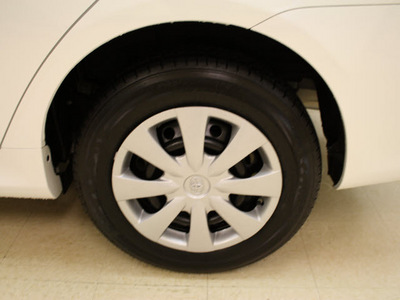 toyota corolla 2012 white corolla gasoline 4 cylinders front wheel drive automatic 27707
