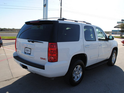 gmc yukon 2011 white suv slt 8 cylinders automatic 76087