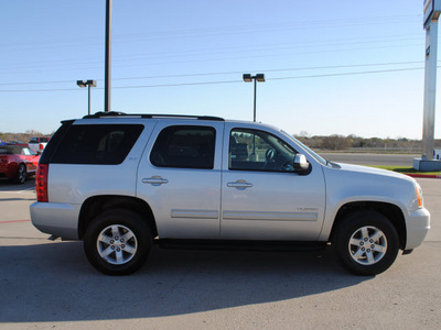 gmc yukon 2011 silver suv slt flex fuel 8 cylinders 4 wheel drive automatic 76087