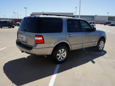 ford expedition 2008 lt  gray suv xlt gasoline 8 cylinders 2 wheel drive automatic with overdrive 76108