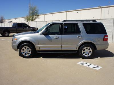 ford expedition 2008 lt  gray suv xlt gasoline 8 cylinders 2 wheel drive automatic with overdrive 76108