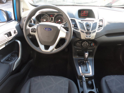 ford fiesta 2012 gray sedan se 4 cylinders automatic with overdrive 60546