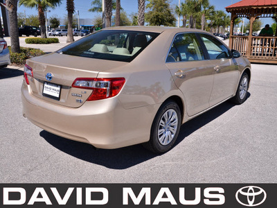 toyota camry 2012 gold sedan hybrid hybrid 4 cylinders front wheel drive automatic 32771