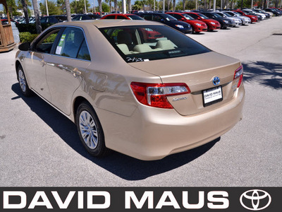 toyota camry 2012 gold sedan hybrid hybrid 4 cylinders front wheel drive automatic 32771