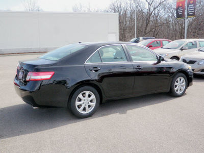 toyota camry 2010 black sedan le v6 gasoline 6 cylinders front wheel drive automatic 56001