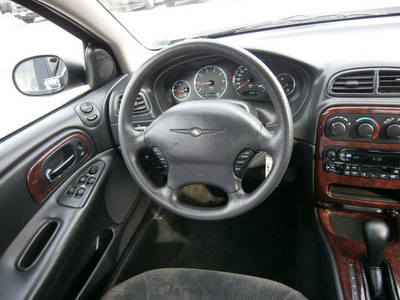 chrysler concorde 2004 burgundy sedan lx 6 cylinders automatic 13502