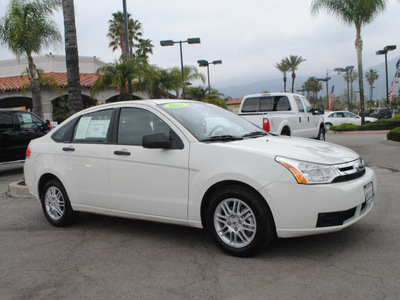 ford focus 2010 white sedan se gasoline 4 cylinders front wheel drive automatic 91010