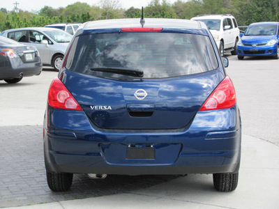nissan versa 2009 blue hatchback gasoline 4 cylinders front wheel drive automatic 33884