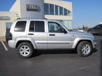 jeep liberty 2006 silver suv limited 6 cylinders automatic with overdrive 46410