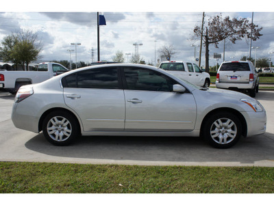 nissan altima 2010 silver sedan 2 5 4 cylinders automatic 77090