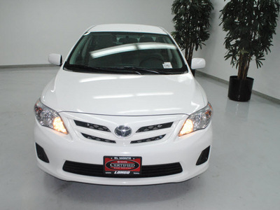 toyota corolla 2011 white sedan le gasoline 4 cylinders front wheel drive automatic 91731