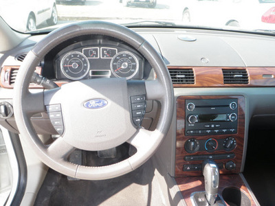 ford taurus 2009 white sedan se 6 cylinders automatic 14224