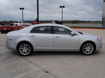 chevrolet malibu 2011 silver sedan ltz gasoline 6 cylinders front wheel drive automatic 76087