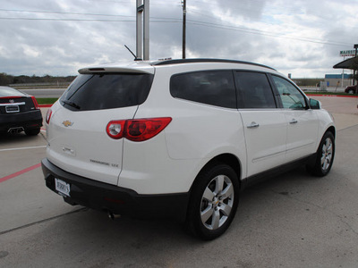 chevrolet traverse 2012 white ltz gasoline 6 cylinders all whee drive automatic 76087