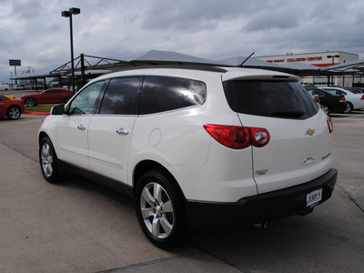 chevrolet traverse 2012 white ltz gasoline 6 cylinders all whee drive automatic 76087