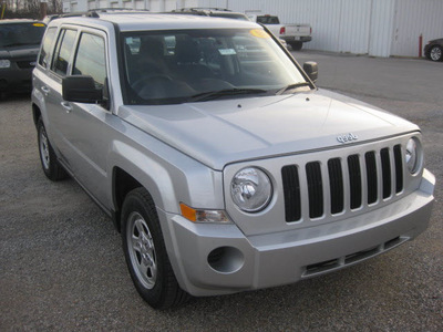 jeep patriot 2010 silver suv sport gasoline 4 cylinders 2 wheel drive autostick 62863