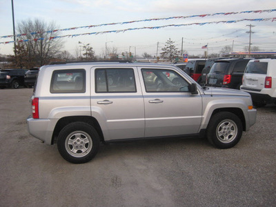 jeep patriot 2010 silver suv sport gasoline 4 cylinders 2 wheel drive autostick 62863