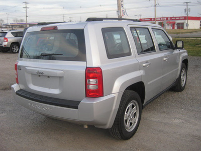 jeep patriot 2010 silver suv sport gasoline 4 cylinders 2 wheel drive autostick 62863