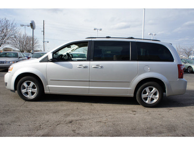 dodge grand caravan 2010 silver van sxt gasoline 6 cylinders front wheel drive automatic 46168