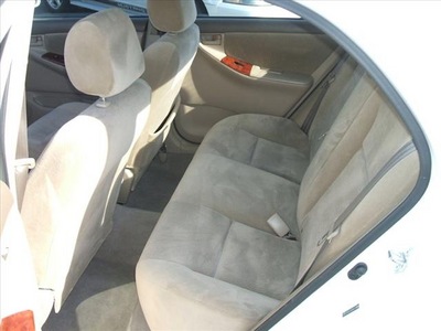 toyota corolla 2006 white sedan le 4 cylinders automatic 07054