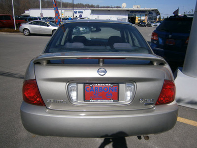 nissan sentra 2006 gold sedan 4 cylinders automatic with overdrive 13502