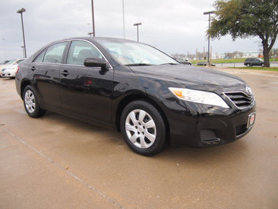 toyota camry 2011 black sedan le gasoline 4 cylinders front wheel drive automatic 75228