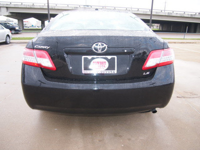 toyota camry 2011 black sedan le gasoline 4 cylinders front wheel drive automatic 75228