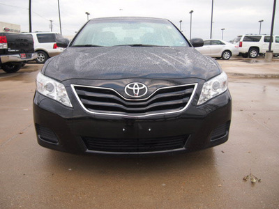 toyota camry 2011 black sedan le 4 cylinders automatic 75228