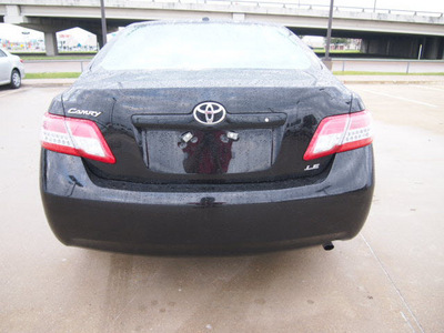 toyota camry 2011 black sedan le 4 cylinders automatic 75228