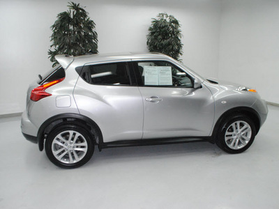 nissan juke 2011 silver gasoline 4 cylinders front wheel drive automatic 91731