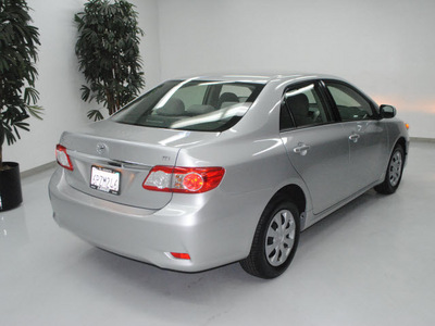 toyota corolla 2011 silver sedan le 4 cylinders automatic 91731