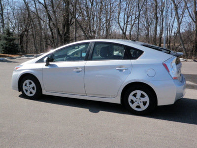 toyota prius 2010 silver hybrid 4 cylinders front wheel drive automatic 56001