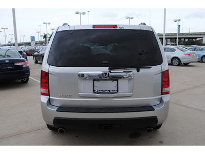 honda pilot 2005 silver suv exl gasoline 6 cylinders front wheel drive automatic with overdrive 77065