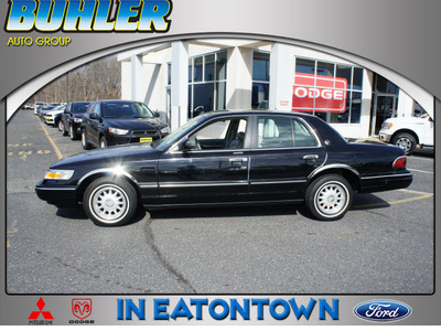 mercury grand marquis 1995 black sedan ls gasoline v8 rear wheel drive automatic with overdrive 07724