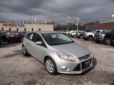 ford focus 2012 silver hatchback se gasoline 4 cylinders front wheel drive manual 60546