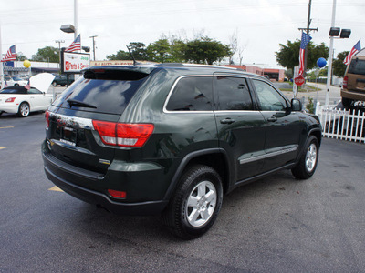 jeep grand cherokee 2011 green suv laredo gasoline 6 cylinders 2 wheel drive automatic 33021