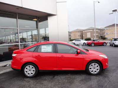 ford focus 2012 red sedan se gasoline 4 cylinders front wheel drive automatic with overdrive 60546