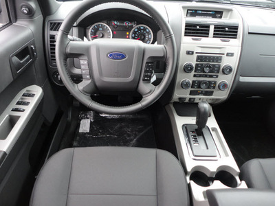 ford escape 2012 silver suv xlt flex fuel 6 cylinders front wheel drive automatic with overdrive 60546