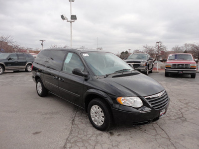 chrysler town country 2005 black van lx gasoline 6 cylinders front wheel drive automatic with overdrive 60546