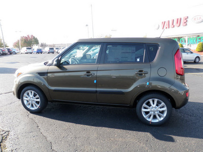 kia soul 2012 moss hatchback 4 cylinders front wheel drive automatic 19153