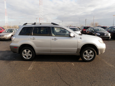mitsubishi outlander 2003 silver suv xls gasoline 4 cylinders sohc all whee drive automatic 19153