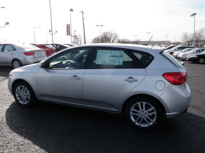 kia forte 5 door 2012 bright silver hatchback ex gasoline 4 cylinders front wheel drive automatic 19153