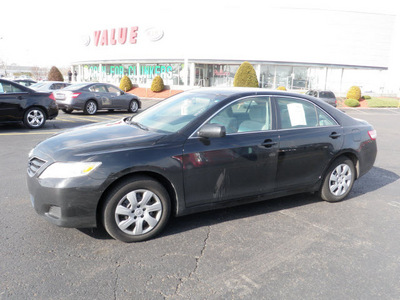 toyota camry 2011 black sedan gasoline 4 cylinders front wheel drive automatic 19153